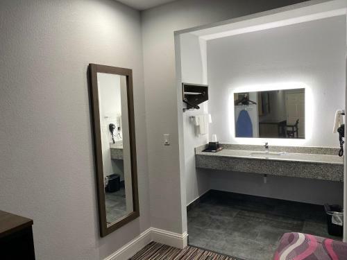 Hotel Palace Inn Crosby