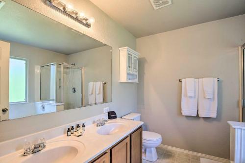 Hill Country Hideaway With Game Room And Patio!