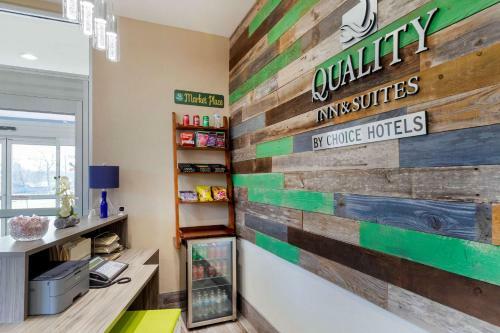 Hotel Quality Inn & Suites