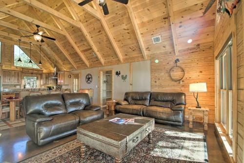 Twin Acres Scenic Ranch In Texas Hill Country