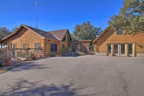 Twin Acres Scenic Ranch In Texas Hill Country