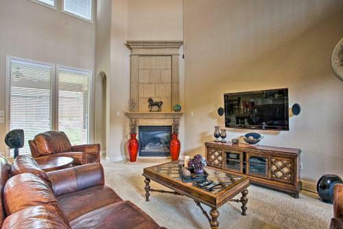 Expansive Texas Home About 4 Mi To Grapevine Lake!