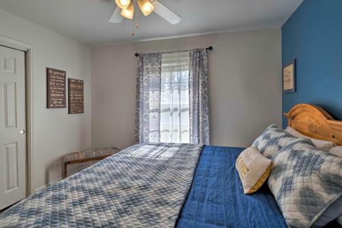 House With Patio, Half Mi To Georgetown Square!