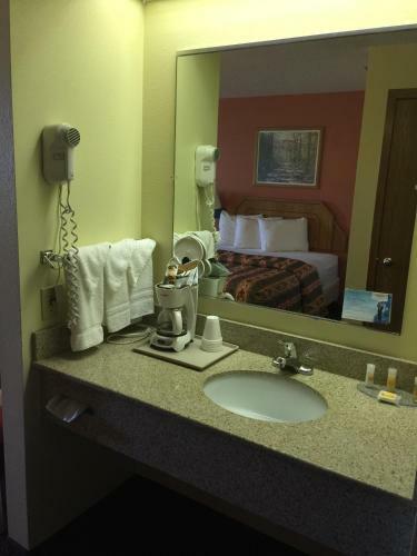 Hotel Cameron Days Inn