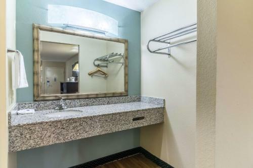 Motel 6 Kenly