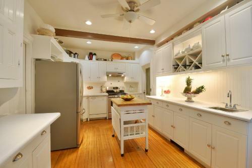 Quintessentials Bed And Breakfast And Spa