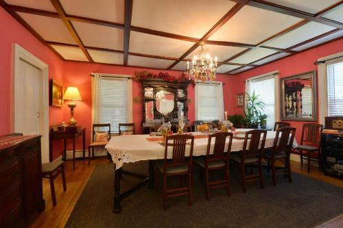Quintessentials Bed And Breakfast And Spa