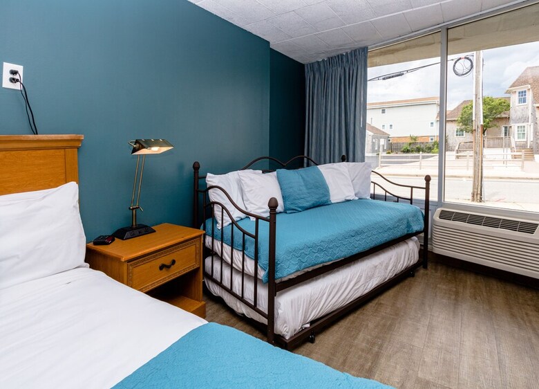 Charlroy Motel