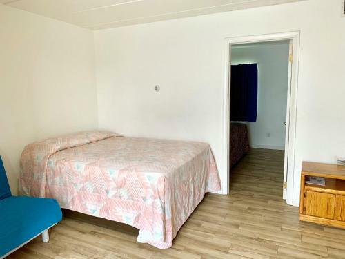White Caps Motel