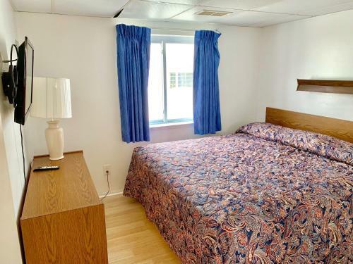 White Caps Motel