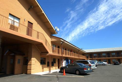 Motel Knights Inn Parkway