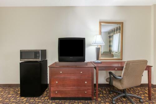 Motel Knights Inn Parkway