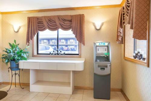 Motel Knights Inn Parkway