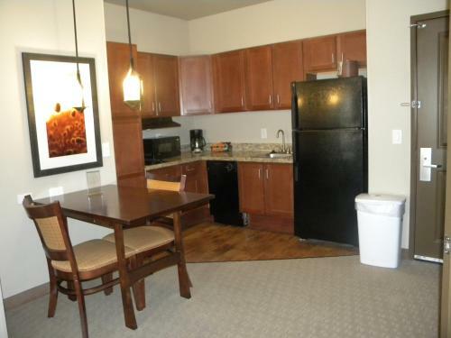 Hotel Teddy's Residential Suites