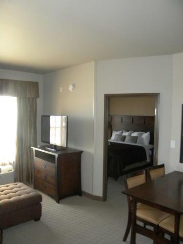 Hotel Teddy's Residential Suites