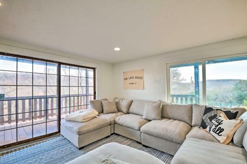 Spacious Family Home On The Water And Boat Dock
