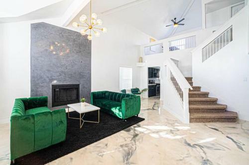 Villa Casa Nico - Contemporary Home With Pool & Gym