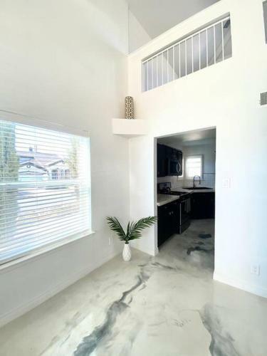 Villa Casa Nico - Contemporary Home With Pool & Gym