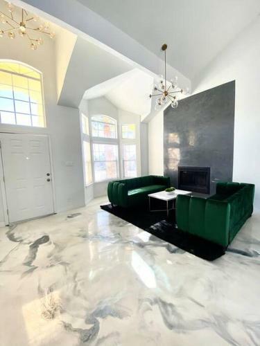 Villa Casa Nico - Contemporary Home With Pool & Gym