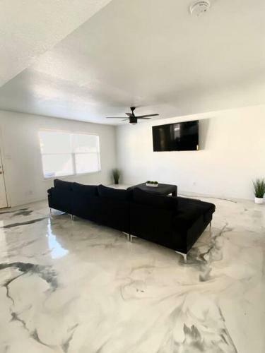 Villa Casa Nico - Contemporary Home With Pool & Gym