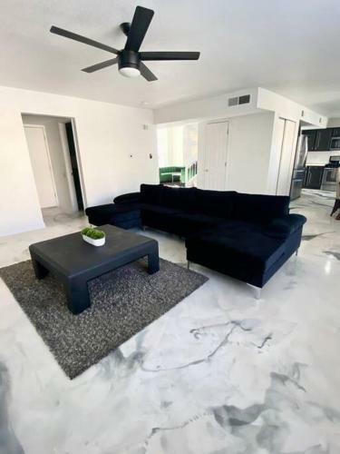 Villa Casa Nico - Contemporary Home With Pool & Gym