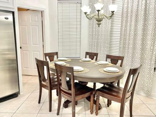 Colonial Chic Home