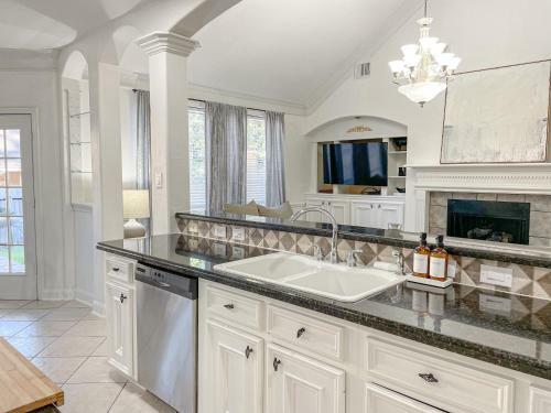 Colonial Chic Home