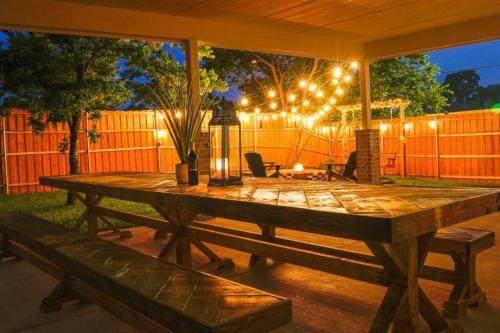 Big Tex House On Urban Side - Large Yard/fire Pit