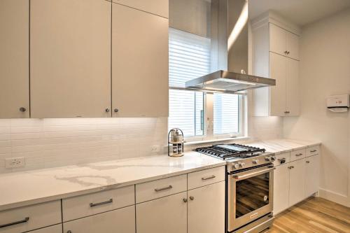 Sleek Dallas Townhouse - 5 Miles To Downtown!