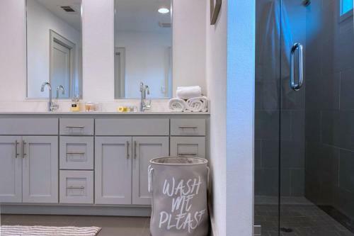 Luxury Executive Home - 300 Yds From Katy Trail
