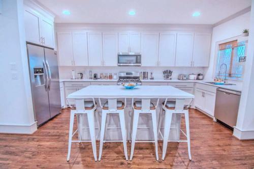 Luxury Executive Home - 300 Yds From Katy Trail