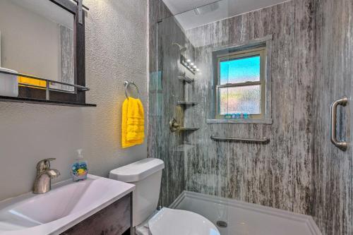 Stylish Dallas Getaway Less Than 2 Mi To Bishop Arts!
