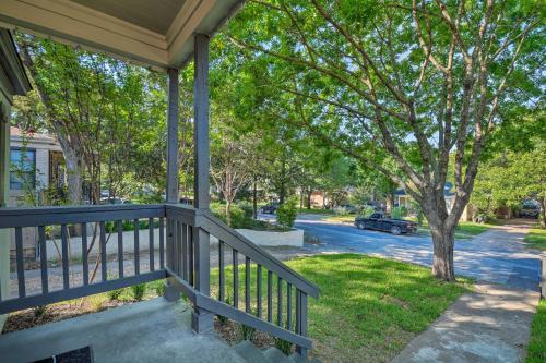 Stylish Dallas Getaway Less Than 2 Mi To Bishop Arts!