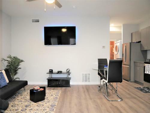 Apartamento Rare Vibrant Hidden Gem - 2 Mins From Downtown
