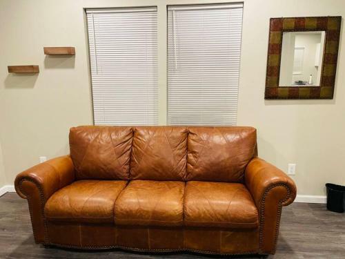 Downtown Dallas 2b- 1bath House Ready For You!