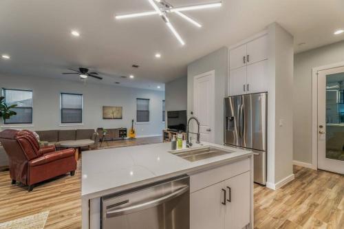 Apartamento Luxury 4 Bedroom Property! Close To Downtown!