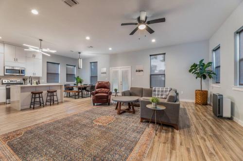 Apartamento Luxury 4 Bedroom Property! Close To Downtown!