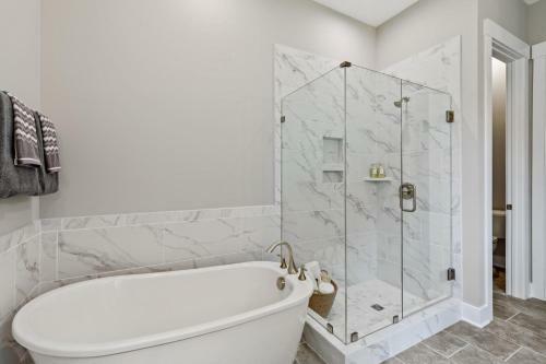 Villa Downtown Luxury 3 Bed Condo- Business Select