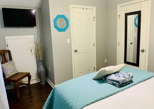 Witte Wonderland - Separate Garage Apartment!!