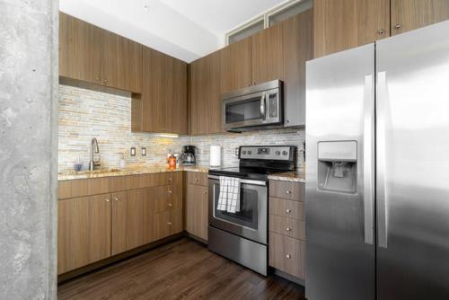 Bright Chic 1br Apartment By Stay Gia