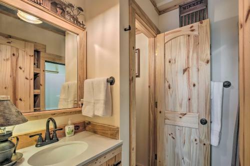 Kerrville Converted Barn Tiny Home With Yard!