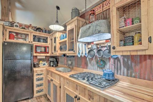 Kerrville Converted Barn Tiny Home With Yard!