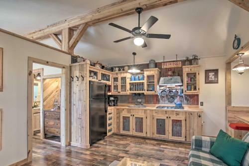 Kerrville Converted Barn Tiny Home With Yard!