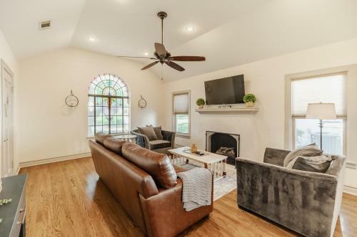Kessler Park Retreat - Available For 28 Days Or Greater