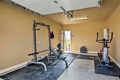 Upscale La Vernia House 30 Mi To San Antonio