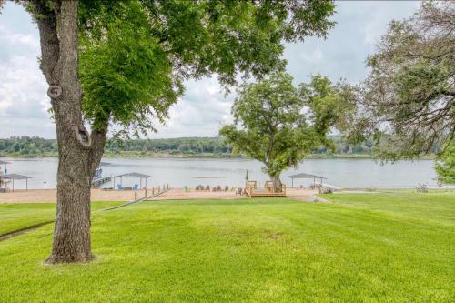 River Oaks Lookout - Unit A