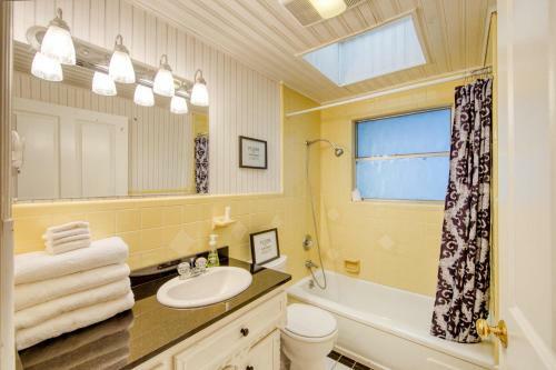 River Oaks Lookout - Unit A