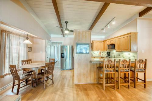 River Oaks Lookout - Unit A & B