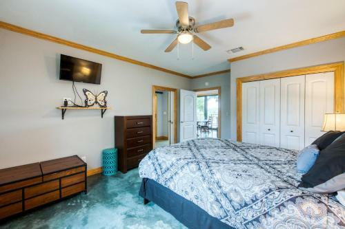 River Oaks Lookout - Unit A & B