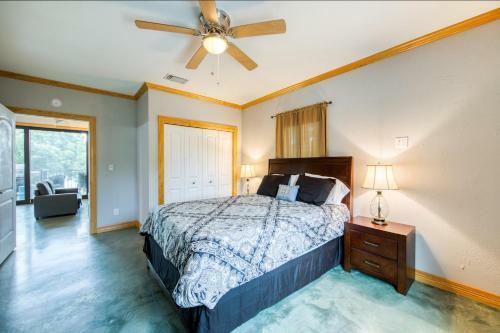 River Oaks Lookout - Unit A & B
